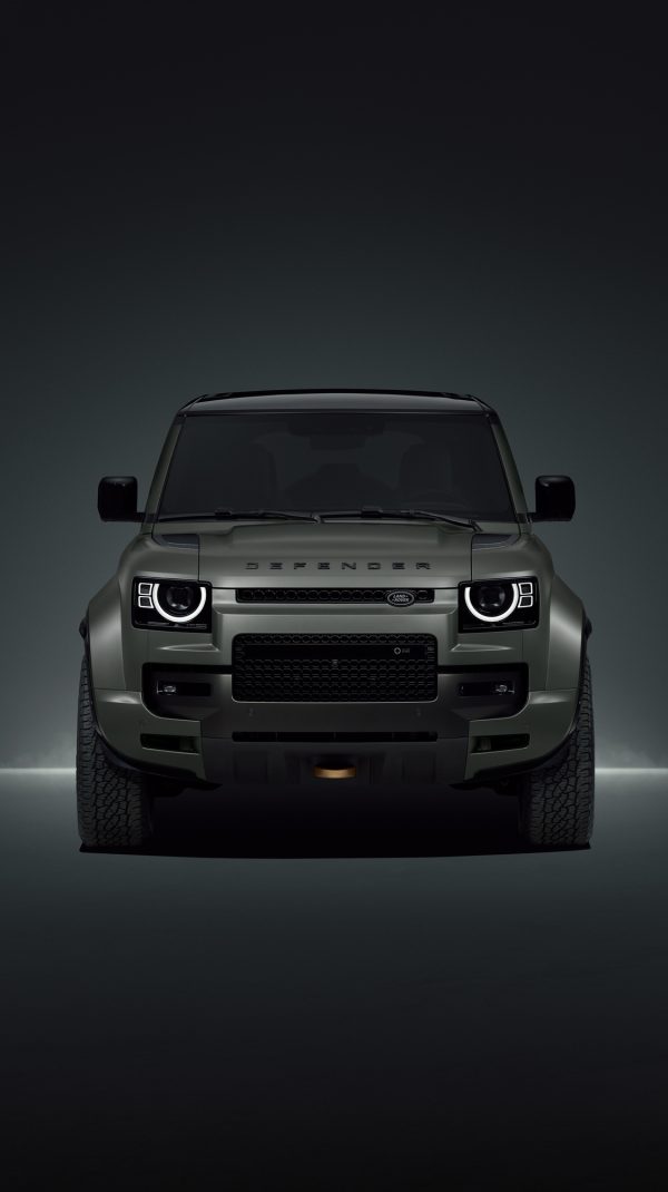 land-rover-defender-octa-5s-1125x2436